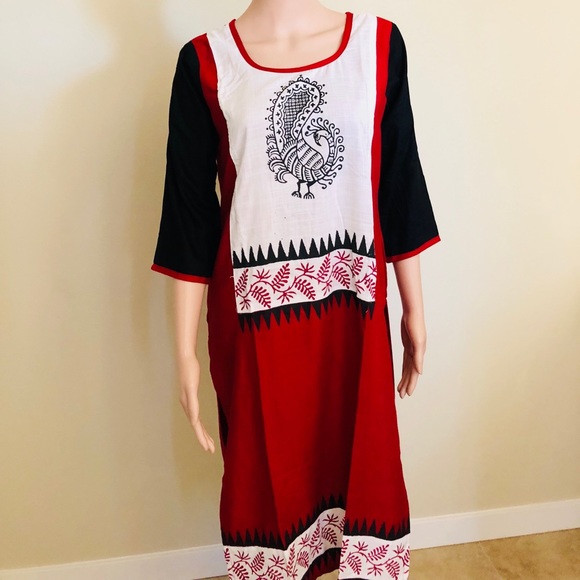 Tops - Red, black and white with peacock print
Medium Tops - Red, black and white with peacock print
Medium